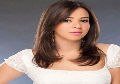 إيمي سمير غانم تزور قبر والدها من جديد