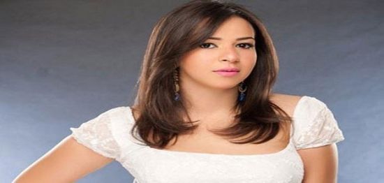 إيمي سمير غانم تزور قبر والدها من جديد