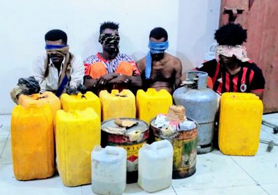 يديره 3 متهمين.. مداهمة مصنع خمور في الممدارة