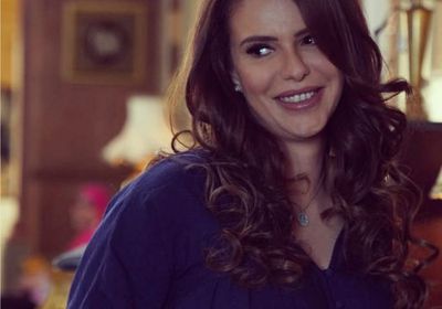 دنيا عبد العزيز تكشف عن شخصيتها في "الحرير المخملي"