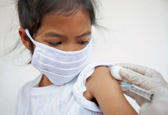 الصين تجيز الاستخدام الطارئ للقاح "سينوفاك" لصغار السن