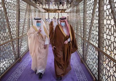  وزير الخارجية الكويتي يصل إلى الرياض (صور)