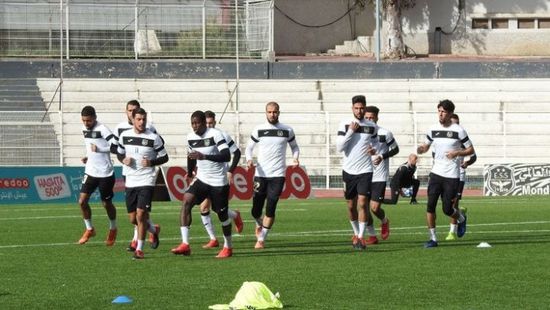 لاعبو وفاق سطيف الجزائري يعودون للتدريبات بعد مقاطعتهم لها