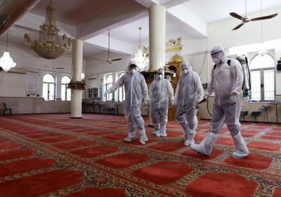 البحرين تغلق مسجدين أسبوعين