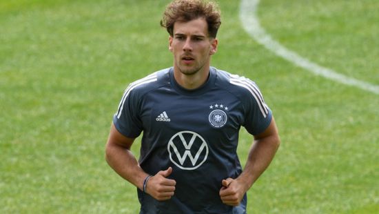 لوف يرجح غياب جوريتسكا عن أول مباريات المنتخب الألماني في يورو 2020
