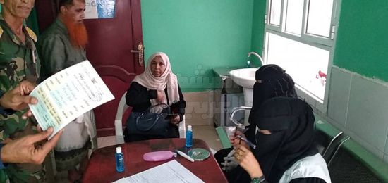 "انتقالي خنفر" يتفقد عملية توزيع لقاح كورونا