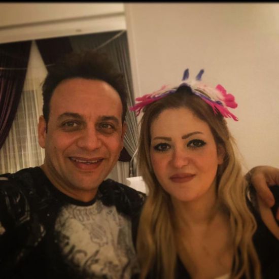 مصطفى قمر يحتفل بعيد ميلاد زوجته (صور)