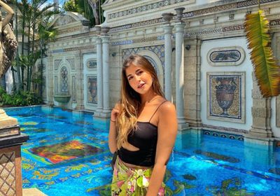 ملك قورة تخطف الأنظار بإطلالة جديدة