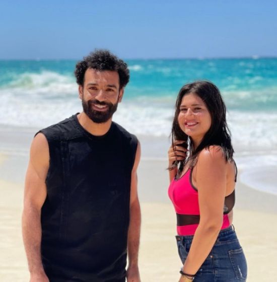 ديانا هشام مع محمد صلاح على البحر في أحدث ظهور