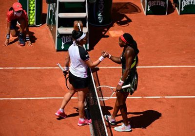 جوف تقصي جابر وتبلغ مع كرايتشيكوفا ربع نهائي رولان جاروس