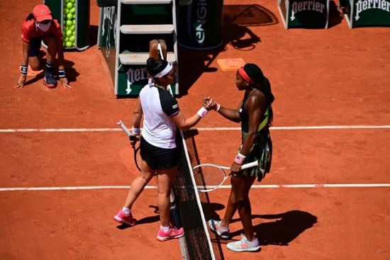 جوف تقصي جابر وتبلغ مع كرايتشيكوفا ربع نهائي رولان جاروس