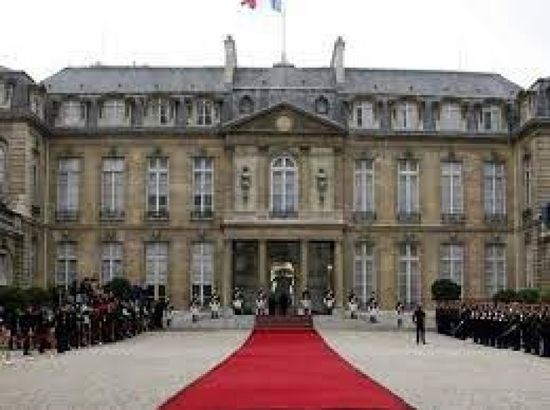 أول تعليق لقصر الإليزيه على واقعة صفع ماكرون