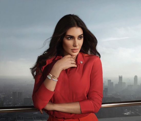 ياسمين صبري تتألق في جلسة تصوير جديدة (فيديو)