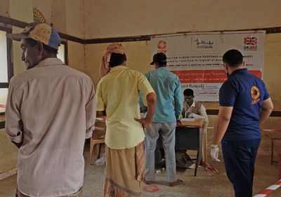 كير تواصل دعم العائلات المُتضررة من السيول بالحديدة