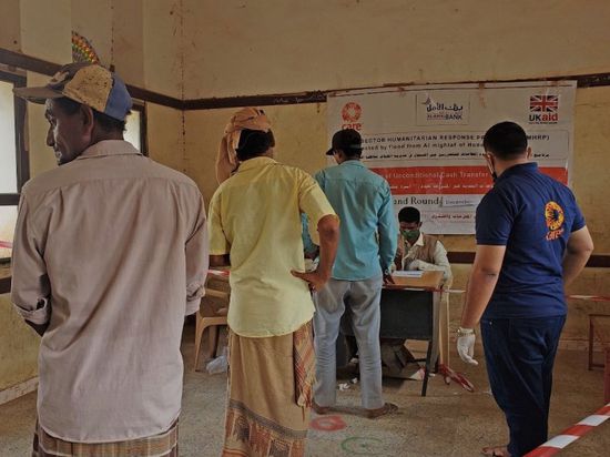 كير تواصل دعم العائلات المُتضررة من السيول بالحديدة