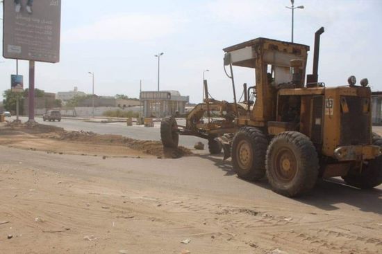 تسريع أعمال صيانة الطريق المُحاذي لمطار العاصمة