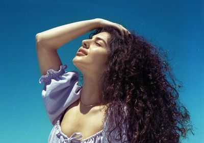 مايان السيد تستمتع بأجواء الصيف على البحر (صور)