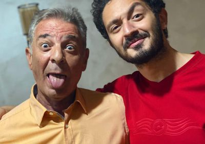 يوسف عثمان مع محمود حميدة في كواليس "ريتسا"