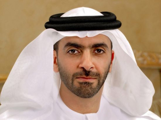 وزير داخلية الإمارات يعلن الإطاحة بعصابة آثار
