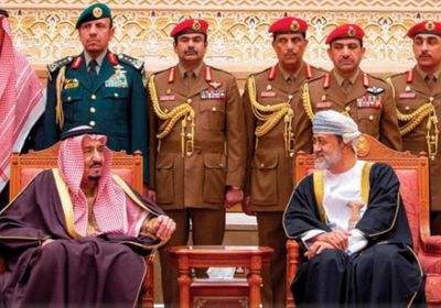 العاهل السعودي يتلقى رسالة خطية من سلطان عمان