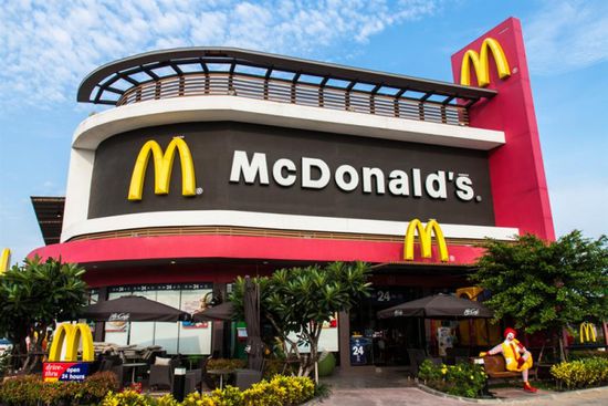وجبة تُغلق 13 مطعمًا من سلسلة ماكدونالدز بإندونيسيا