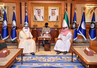  وزير الداخلية الكويتي يستقبل السفير الإماراتي لدى بلاده