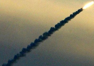 إطلاق صاروخ حوثي على مدينة مأرب