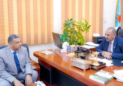 الزُبيدي يبحث النهوض بالوضع المعيشي في عدن