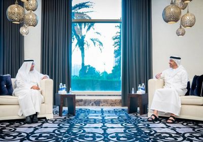 وزير الخارجية الإماراتي يستقبل أمين عام مجلس التعاون الخليجي 