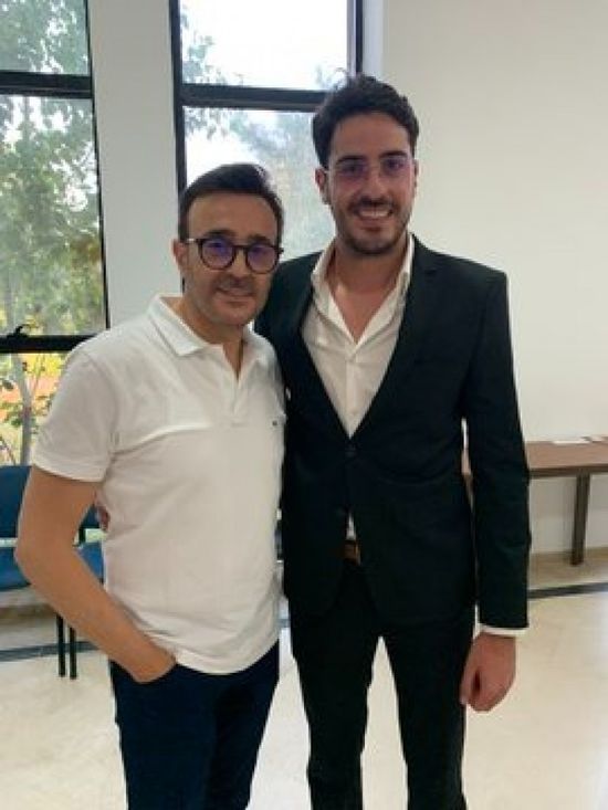 صابر الرباعي يهنئ نجله بحصوله على درجة الماجيستير