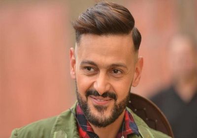 رامز جلال ينشر صور جديدة من كواليس "أحمد نوتردام"