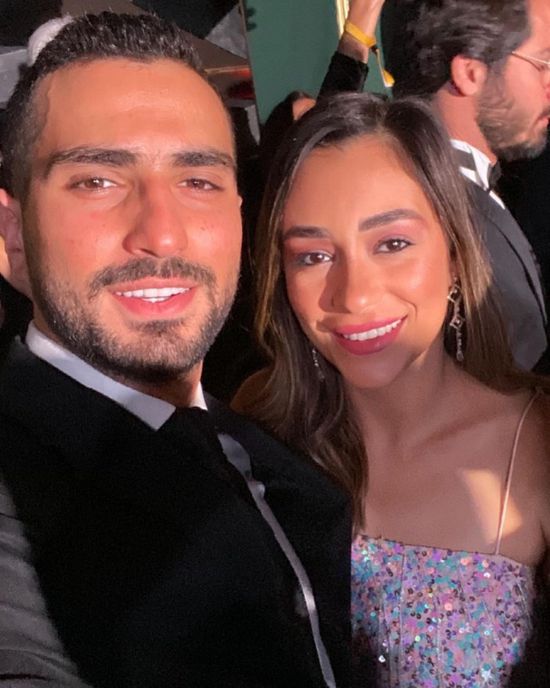 محمد الشرنوبي يحتفل بعيد زواجه الأول (صور)