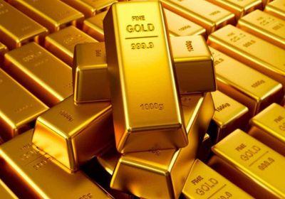  ارتفاع العملة الأمريكية يدفع الذهب للتراجع