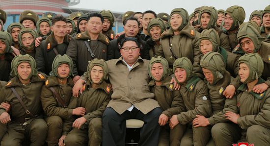 زعيم كوريا الشمالية يدعو لتعزيز القوة العسكرية