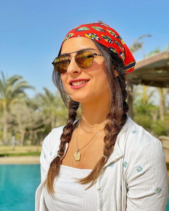 ريهام أيمن عفوية في جلسة تصوير جديدة (صور)