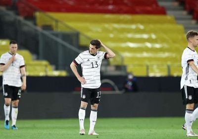هوفمان سيبقى مع المنتخب الألماني رغم الإصابة