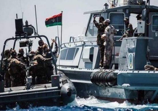 البحرية الليبية توقف 179 مهاجرًا غير شرعي