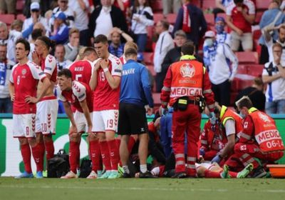 أخصائي أمراض قلب: إريكسن قد لا يلعب في الدوري الايطالي مرة أخرى