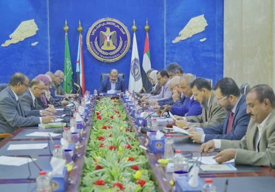 "رئاسة الانتقالي" تطلع على جهود تطوير الخدمات