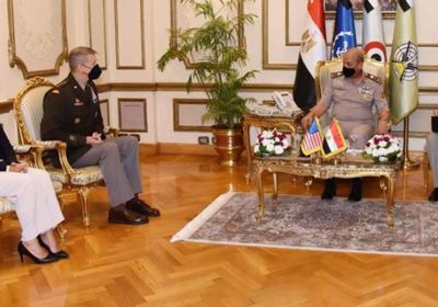  مصر وأمريكا توقعان اتفاق شراكة لتعزيز التعاون العسكري