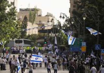  وسط تكثيف أمني.. إسرائيليون ينظمون مسيرة الأعلام بالقدس المحتلة