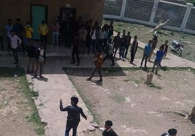 احتجاز تربوي فضح اقتحام الإخوان لجنة امتحانات بتعز