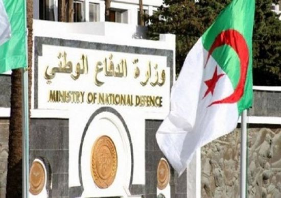 الدفاع الجزائرية تنفي قيام قائد الجيش بأي زيارة سرية إلى باريس