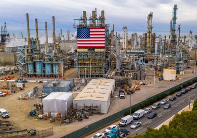 تراجع مخزونات النفط الخام بأمريكا 8.5 مليون برميل