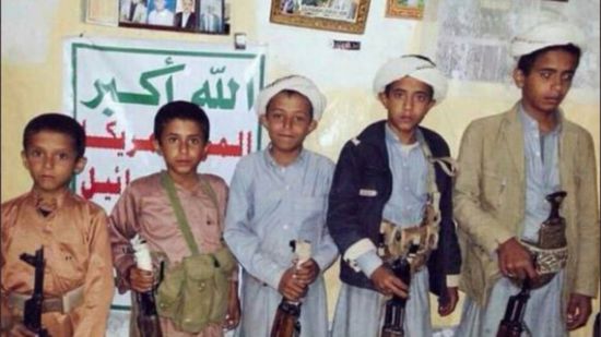 الشرق الأوسط: مليشيا الحوثي تنقل أطفال المراكز الصيفية للجبهات