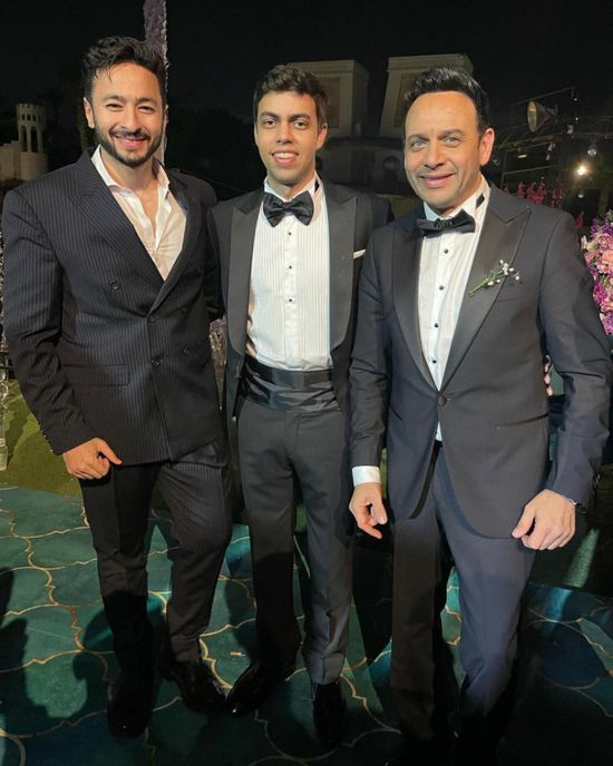 حمادة هلال يهنئ مصطفى قمر على زفاف نجله