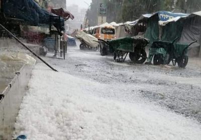 الثلوج تكسو شوارع إب