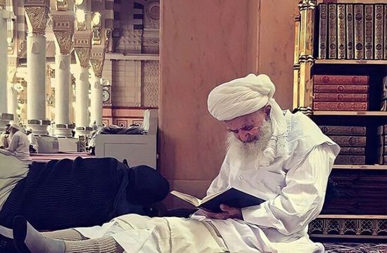 وفاة أحد أشهر رواد المسجد الحرام عن عمر 107