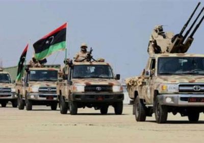 الجيش الليبي يستهدف مواقع إرهابية بجبال الهروج