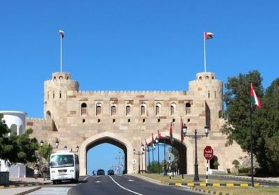  سلطنة عمان تفرض حظرًا جزئيًا شاملًا لمواجهة كورونا